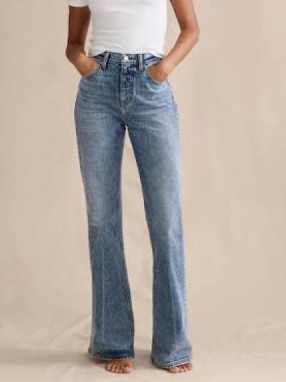 Banana republic stretch, high-rise flare in a light wash NWT size 29